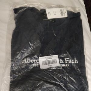 Abercrombie Tshirt  XXL